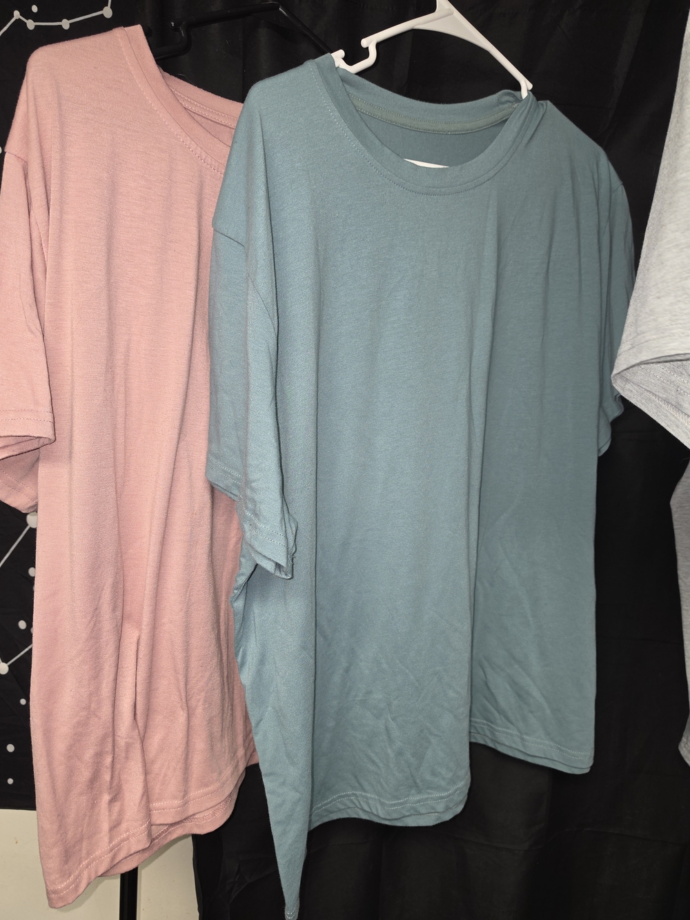 5 SHEIN Basic Crew Neck Tee - Picture 4 of 5